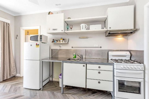 Central 1br - Explore Fremantle - Sunshine Coast Tourism 4