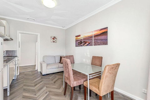 Central 1br - Explore Fremantle - Sunshine Coast Tourism 3