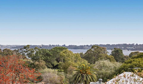 Charming South Perth Bungalow - Sunshine Coast Tourism 1