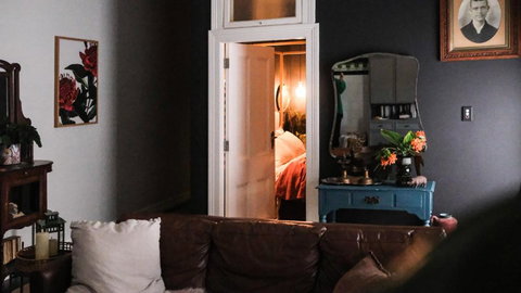 Charming Vintage Flat Near Newtown. 11am Checkout. - Sunshine Coast Tourism 4