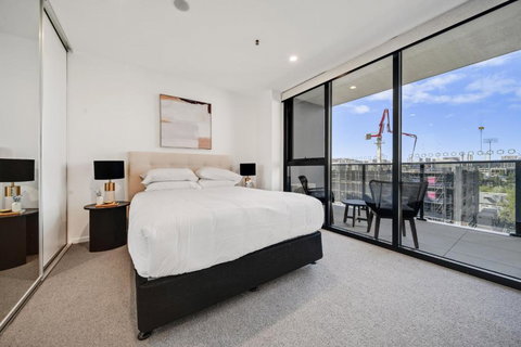 Chic 1-Bed With Sophisticated Decor Gym & Pool - Sunshine Coast Tourism 2