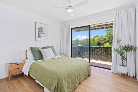 Chic Coastal Charm On Palm Beach - Sunshine Coast Tourism 2