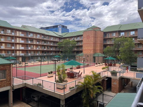 Chic East End Apartment - Sunshine Coast Tourism 2