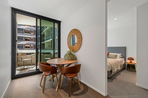 Chic Riverside Retreat Richmond - Sunshine Coast Tourism 4