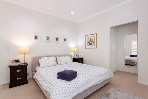 City Beach Coastal Family Home With Pool & Sauna - Sunshine Coast Tourism 1