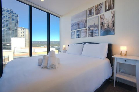 City Chic Living: 1-BR APT Overlooking Rundle Mall - Sunshine Coast Tourism 0