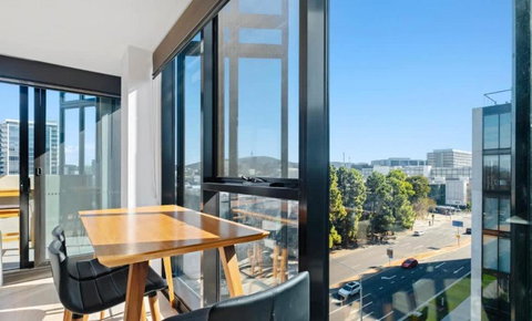 City-Views-Stylish-2bed2bath - Sunshine Coast Tourism 4