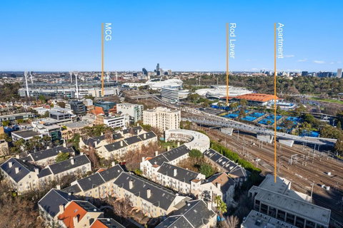 Cityscape In The Heart Of Melbourne - Sunshine Coast Tourism 0