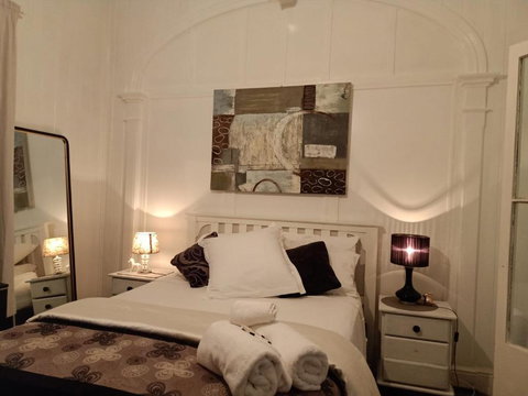 Classic Queenslander Suite - Sunshine Coast Tourism 4