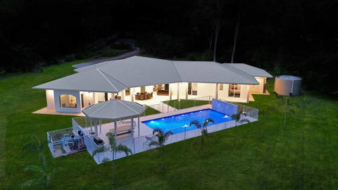 Clifton Cove - A Luxury Escape By The Beach - Sunshine Coast Tourism 1