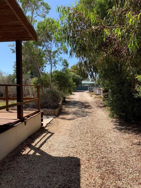 Clinton Cabin - Sunshine Coast Tourism 4