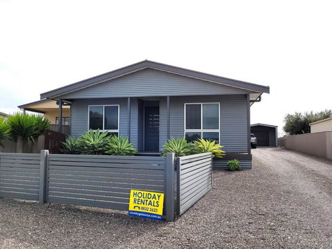 Clipper Getaway - Sunshine Coast Tourism 0