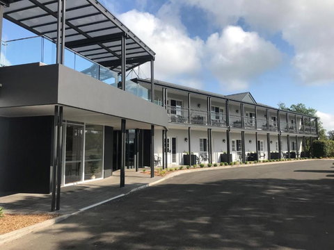 Clouds Montville - Sunshine Coast Tourism 0