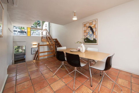 City Lights And Lake Breezes Near Albert Park - Sunshine Coast Tourism 3