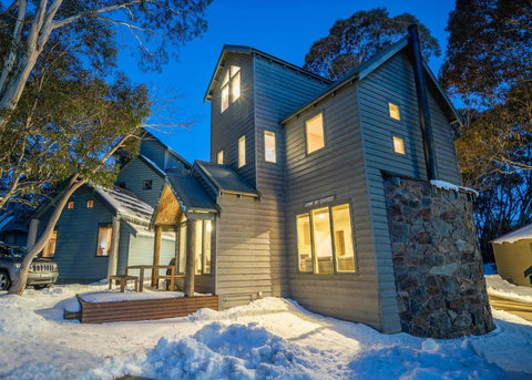 COME BY CHANCE, Dinner Plain - Sunshine Coast Tourism 2