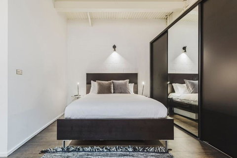 Cocoa Loft - A Designer Conversion Off Chapel St - Sunshine Coast Tourism 4
