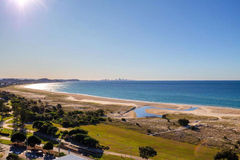 Club Wyndham Kirra Beach - Sunshine Coast Tourism 0