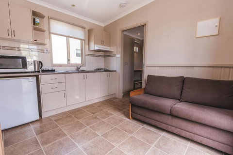 Clyde View Holiday Park - Sunshine Coast Tourism 2