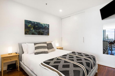 Coast On Colley Luxury 1BR Glenelg - Sunshine Coast Tourism 1