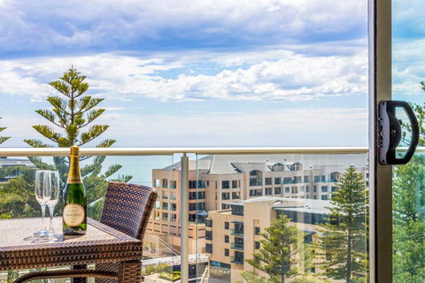 Coast On Colley Luxury 1BR Glenelg - Sunshine Coast Tourism 0