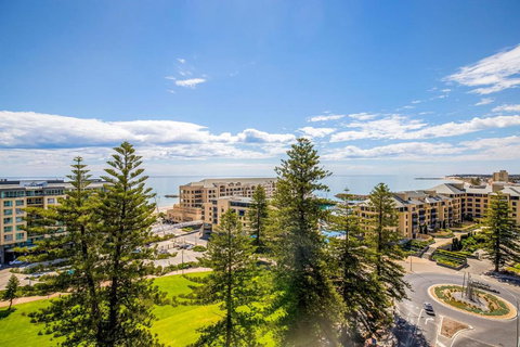 Coast On Colley Luxury 1BR Glenelg - Sunshine Coast Tourism 2