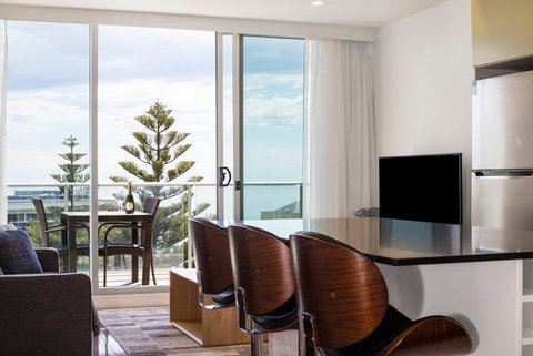 Coast On Colley Luxury 1BR Glenelg - Sunshine Coast Tourism 4