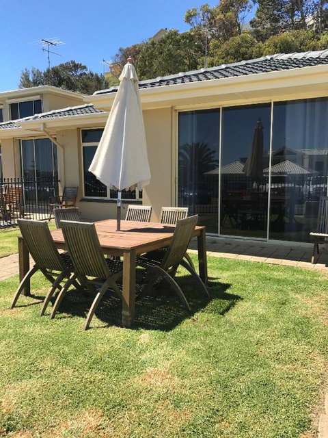 Coastal Blue - Sunshine Coast Tourism 3