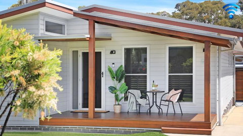 Coastal Bungalow - Sunshine Coast Tourism 0