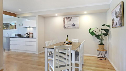 Coastal Bungalow - Sunshine Coast Tourism 2