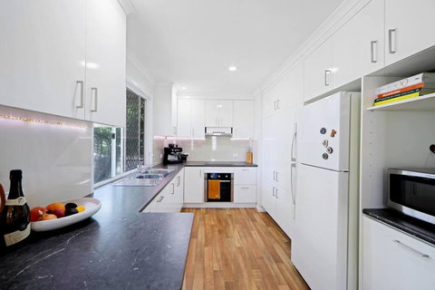 Coastal Chill - Sunshine Coast Tourism 3