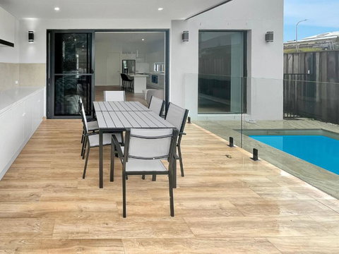 Coastal Comfort - Sunshine Coast Tourism 0