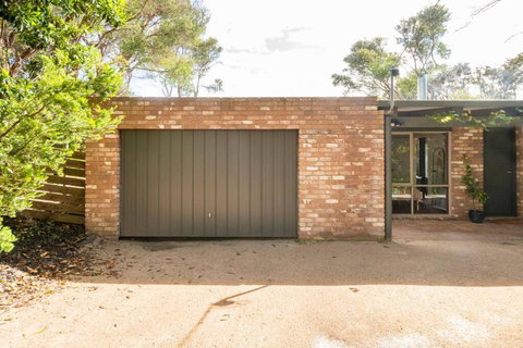 Coastal Cottage, Perfectly Positioned - Sunshine Coast Tourism 3