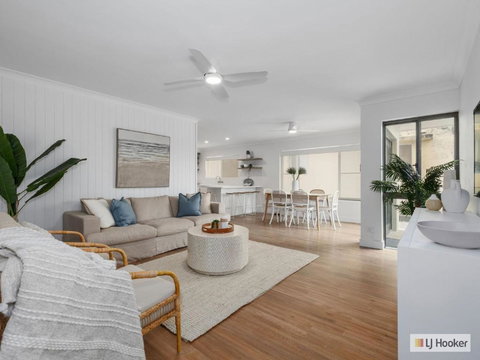 Coastal Creekfront With Pontoon Access - Sunshine Coast Tourism 0