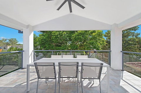 Coastal Escape - Sunshine Coast Tourism 2