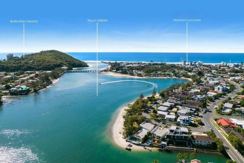 Coastal Hideaway On Palm Beach - Sunshine Coast Tourism 2