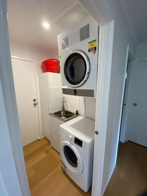 Coastal Nest -walk To The Beach - Sunshine Coast Tourism 2