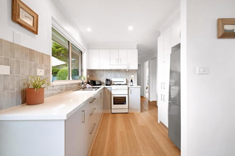 Coastal Nest -walk To The Beach - Sunshine Coast Tourism 4