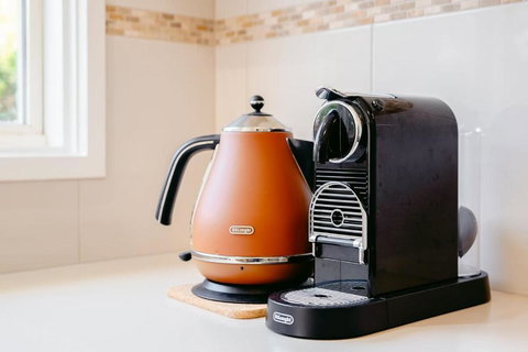 Coastal Rosebud Family Home - Steps From The Beach - Sunshine Coast Tourism 4