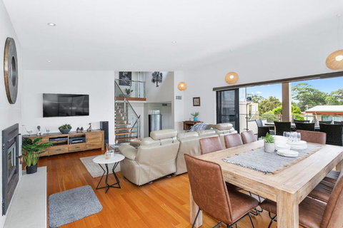 Coastal Serenity On Mollymook - Sunshine Coast Tourism 1