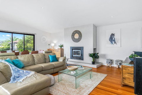 Coastal Serenity On Mollymook - Sunshine Coast Tourism 3