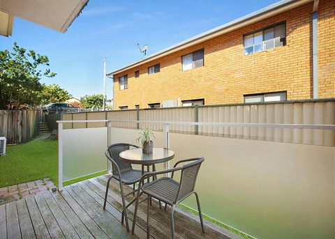 Coasters 2 - Sunshine Coast Tourism 4