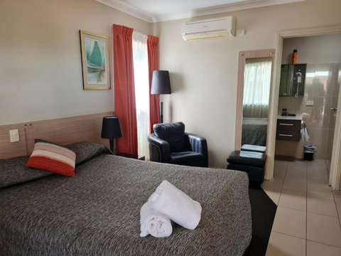 Cobar Central Motor Inn - Sunshine Coast Tourism 2
