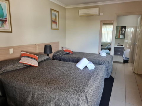 Cobar Central Motor Inn - Sunshine Coast Tourism 1