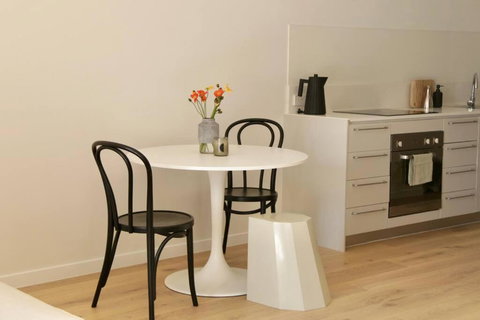 Collingwood Studio Hideaway - Sunshine Coast Tourism 4