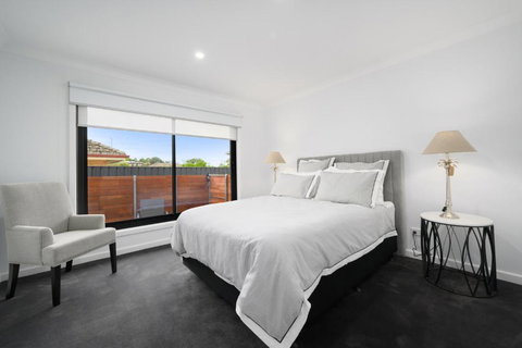 Comfort & Style - Luxurious Central Apartment - Sunshine Coast Tourism 0
