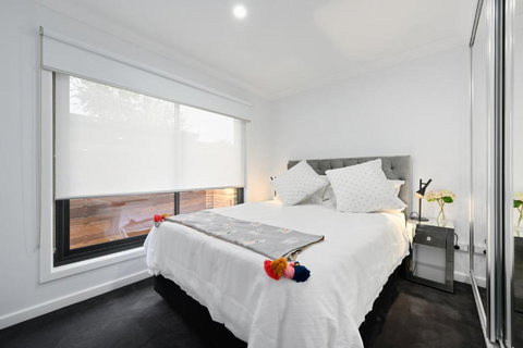 Comfort & Style - Luxurious Central Apartment - Sunshine Coast Tourism 2