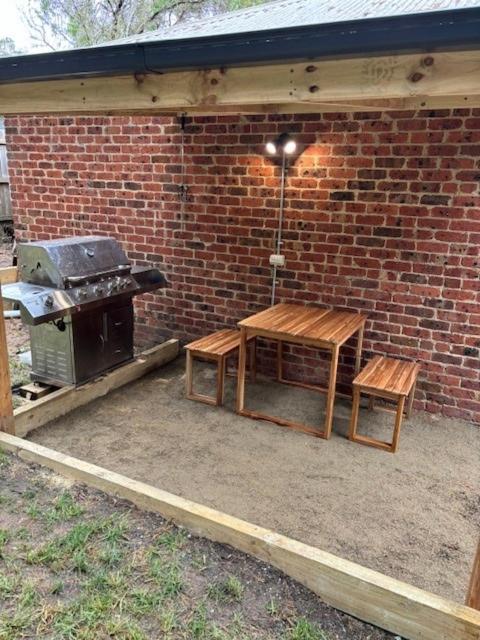 Cosy Cottage - Holiday Sunshine Coast 3