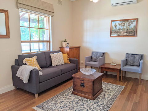 Cottage In Uraidla - Holiday Sunshine Coast 1