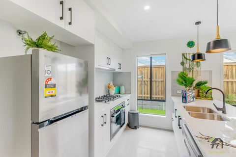 Cozy&Luminous 4-bedroom House - Sunshine Coast Tourism 1