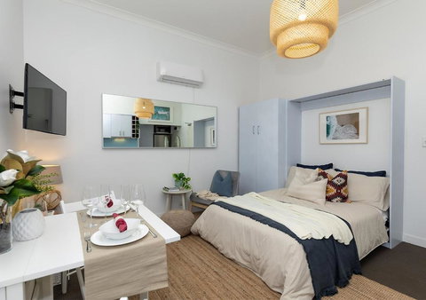 COZY BEACH FRONT STUDIO WITH AIRCON - Sunshine Coast Tourism 2